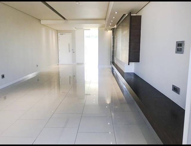 2 BEDROOM APARTMENT FOR SALE IN SANDHURST